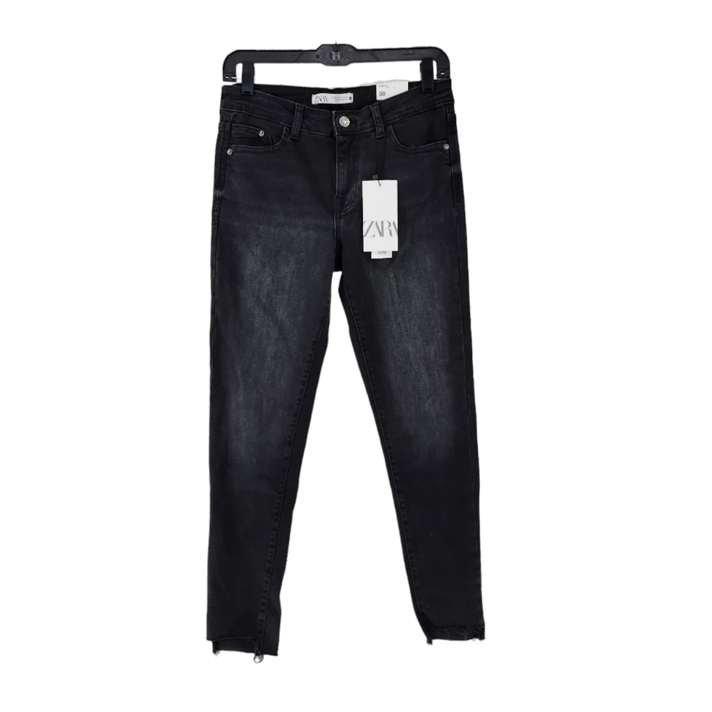 Zara Women's Mid-Rise With Rhinestone Button Skinny Jean - 6